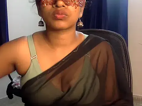 Hot-Honey20 on StripChat