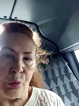 Offline Hottie-Mom on StripChat