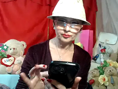 hottieperla on StripChat 