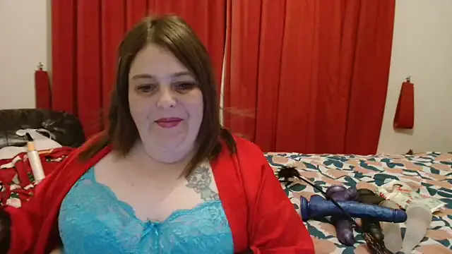 HousewifeMilf_Courtney on StripChat