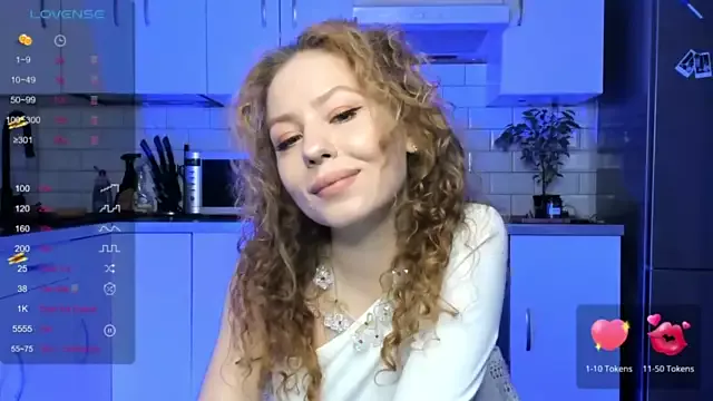 Offline ilona_curly on StripChat