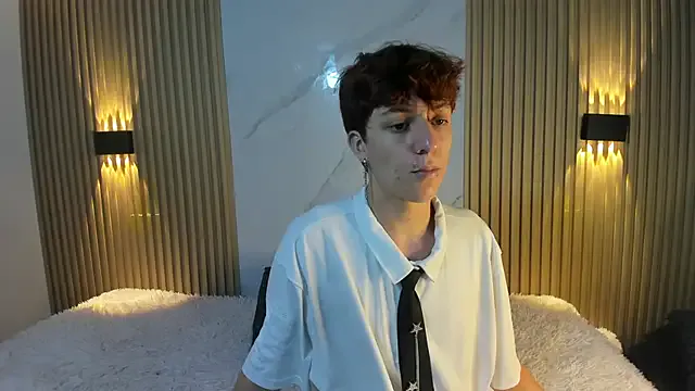 Offline IM_DAREN on StripChat