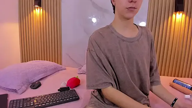 Offline IM_DAREN on StripChat