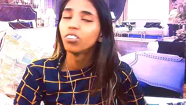 Offline IndianSexySlender on StripChat