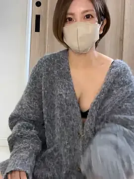 Io_chaaan_xxx on StripChat