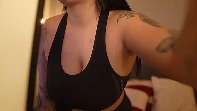 IrisBaker from StripChat