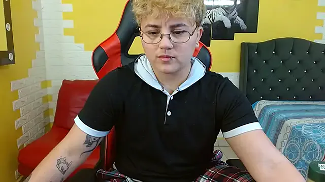 Offline isabeautyx19 on StripChat