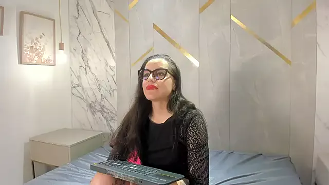 Freechat IsisNoir on StripChat