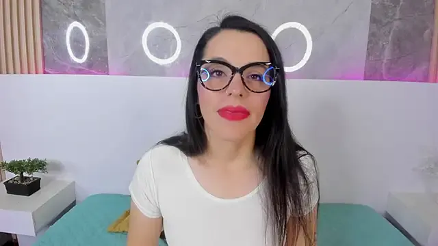 Freechat IsisNoir on StripChat