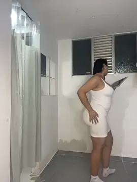 Offline Islarose0_0 on StripChat