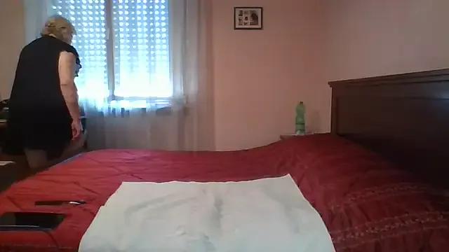 ItalianBigBoobs from StripChat is Freechat