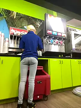 Offline itspinkkk on StripChat