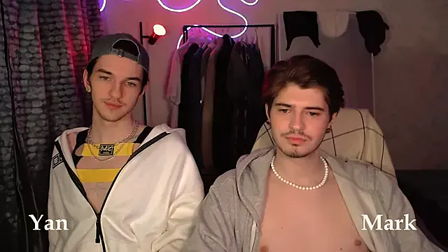 Freechat itsyanbb on StripChat