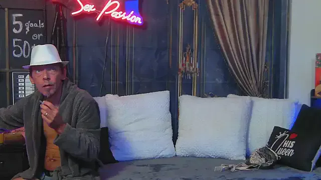 Offline JadeandDamon on StripChat