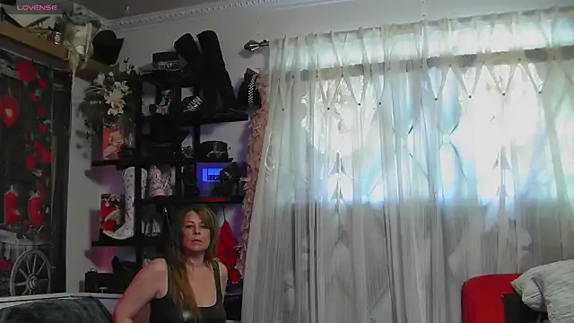 Offline JadeandDamon on StripChat