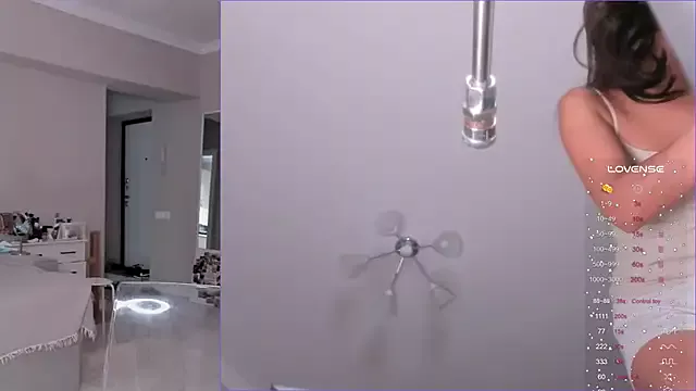 Offline jane_sui on StripChat