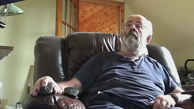 Offline janzer13 on StripChat