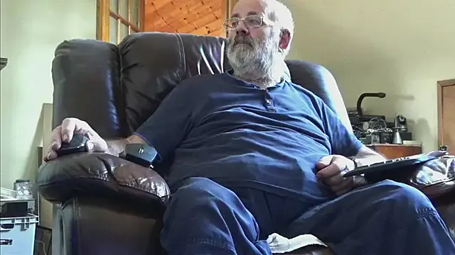 Offline janzer13 on StripChat