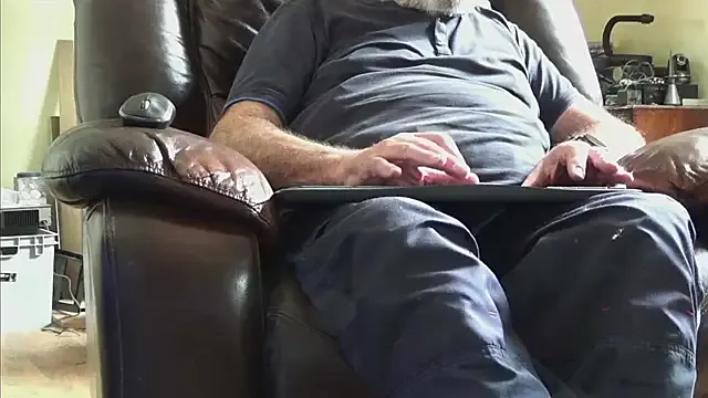 Offline janzer13 on StripChat