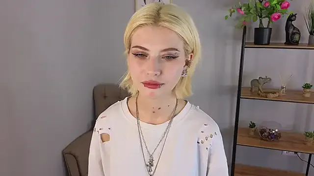 Offline Jasmi_Yets on StripChat