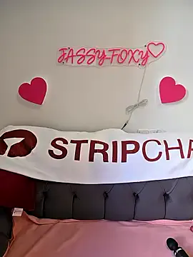 Jassy_Foxy on StripChat