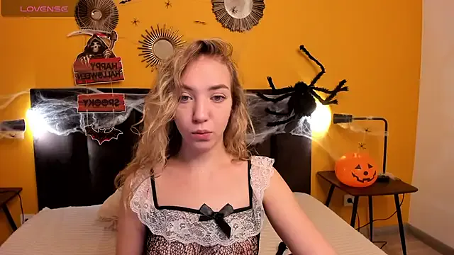Offline Jessie_Curlyy on StripChat