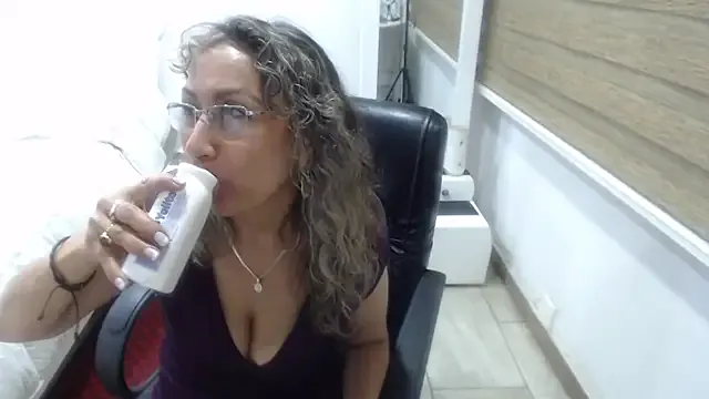 jesy_hot on StripChat