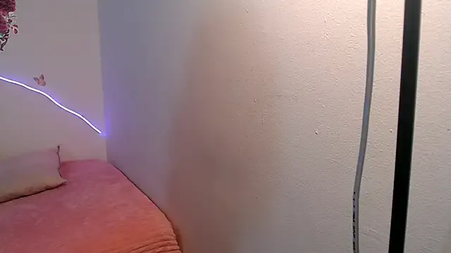 Offline johanyxs on StripChat