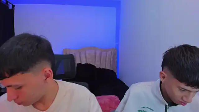 Offline Juan_Nd_Steven on StripChat