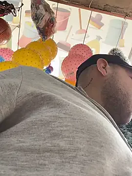 Offline JuanZapata33 on StripChat