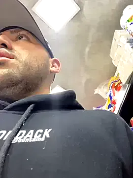 Offline JuanZapata33 on StripChat