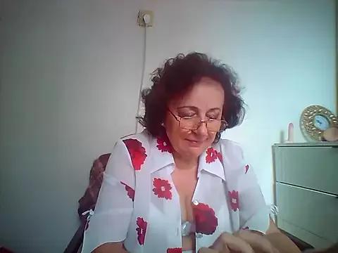 Julia54391 on StripChat