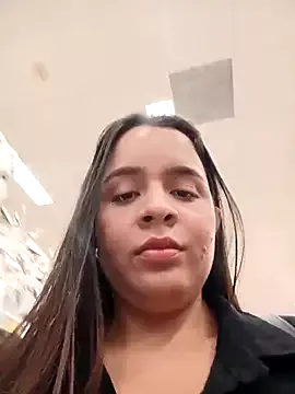 Offline Julieth_hot-69 on StripChat