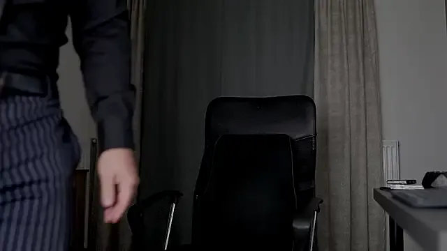 Offline juliusmasters on StripChat