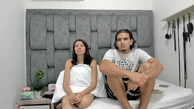 Offline KamilaAndJavier on StripChat
