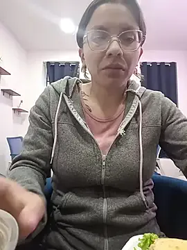 Offline karlamorris_ on StripChat