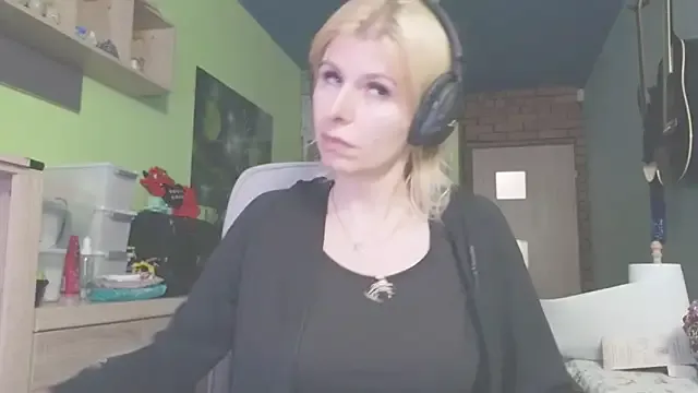 karmija on StripChat