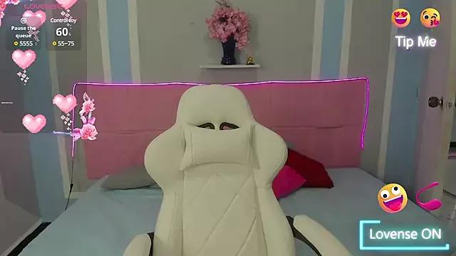 Katalina_red from StripChat