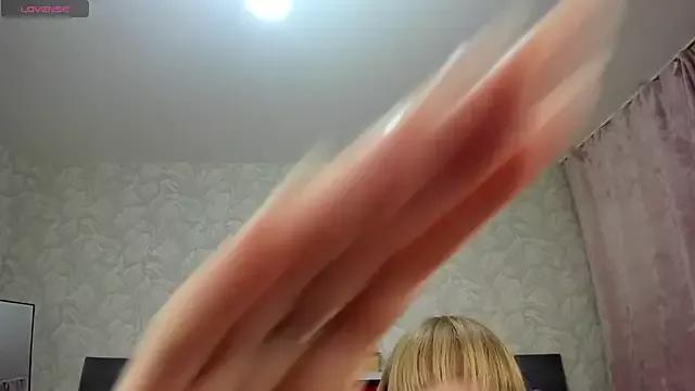 KattyPeachX from StripChat