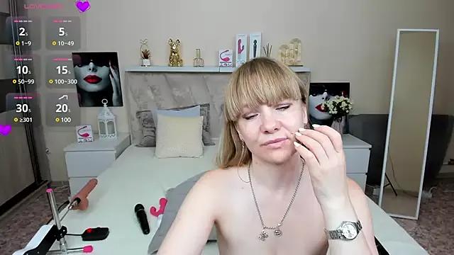KattyPeachX from StripChat