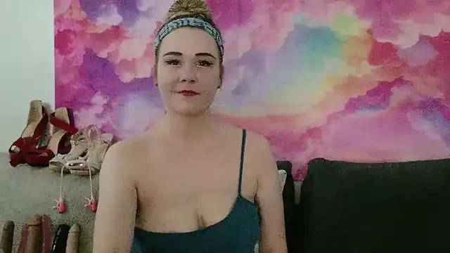 Kellylynn69 from StripChat