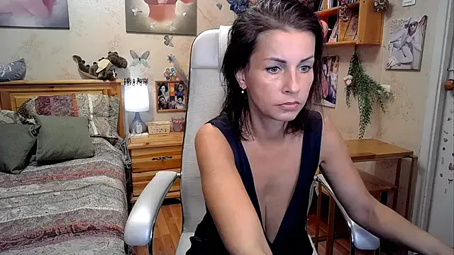 Offline Kendra_Mom on StripChat