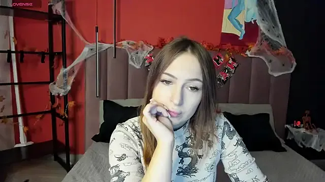 Offline KetrinWhite on StripChat