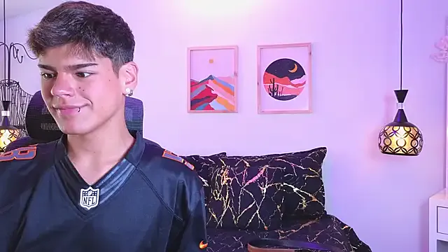 Offline kevienmiet on StripChat