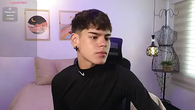 Offline kevienmiet on StripChat