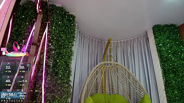 Offline Kiara_Zahiri__ on StripChat