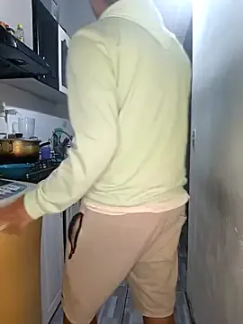 kingofqueenxxx — I undress completely