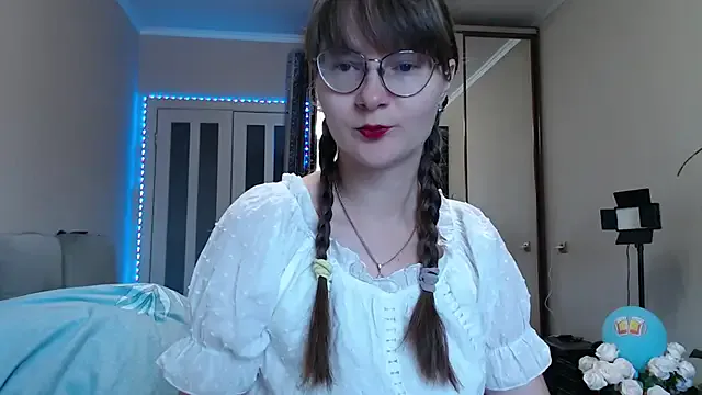 Offline KiraGoldens on StripChat