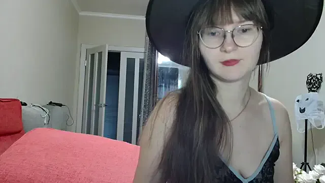 Offline KiraGoldens on StripChat