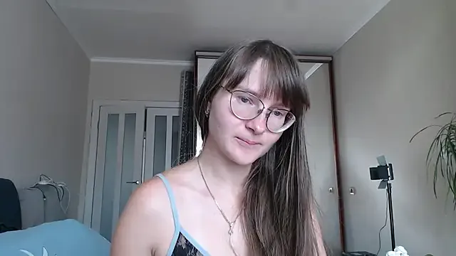 Offline KiraGoldens on StripChat